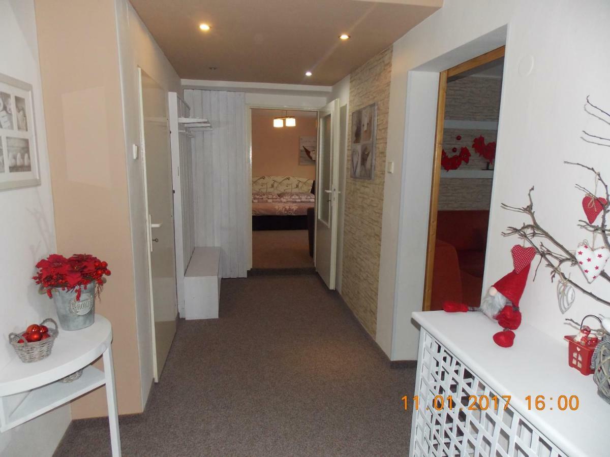 Apartman Jas Liptovský Mikuláš Eksteriør bilde